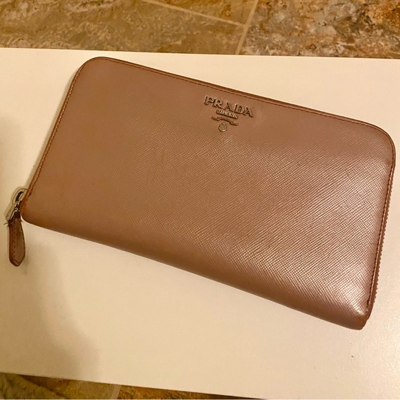 Vintage authentic Prada saffiano leather wallet, dusty rose pink - Picture 2 of 8